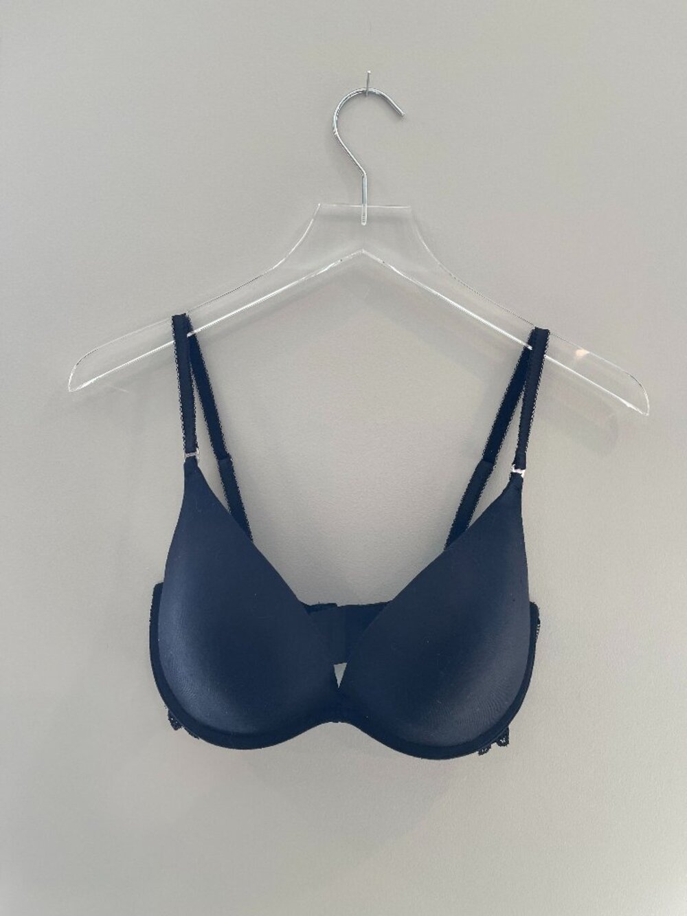 Victoria's Secret Push-Up Bra - Size 34DD